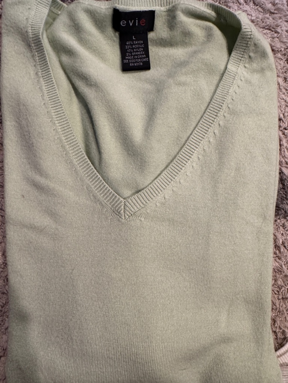 EVIE Men's V-Neck Sweater in Sage Green